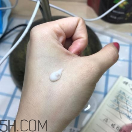 春紀(jì)新彈力嬌嫩菁華乳好用嗎？春紀(jì)新彈力嬌嫩菁華乳評(píng)測(cè)