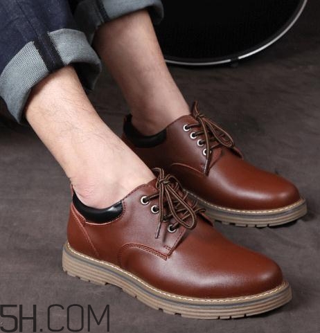 皮鞋可以在太陽下曬嗎？皮鞋曬黃了怎么辦？