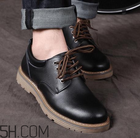 皮鞋可以在太陽下曬嗎？皮鞋曬黃了怎么辦？