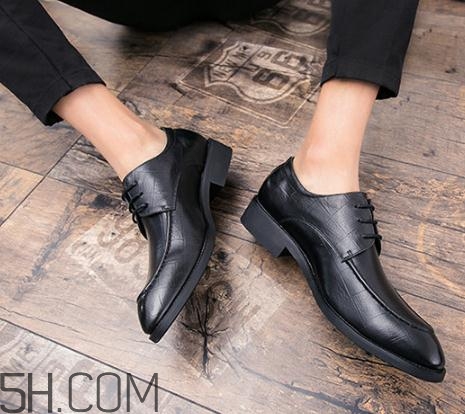 皮鞋曬過(guò)后變硬怎么辦？皮鞋曬掉色了怎么辦？