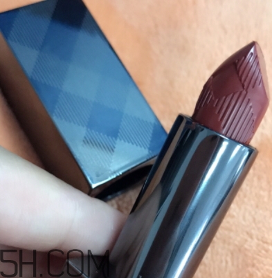 burberry口紅97和93哪個好看？burberry巴寶莉97和93對比
