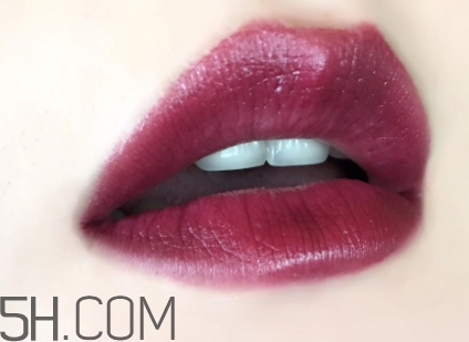 burberry口紅97和93哪個好看？burberry巴寶莉97和93對比