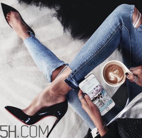 高跟鞋能帶上飛機嗎？高跟鞋能過安檢嗎？