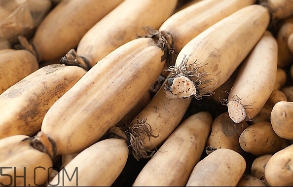 鐵鍋炒藕發(fā)黑了能吃嗎？為什么不能用鐵鍋炒藕？