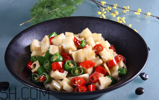 鐵鍋炒藕發(fā)黑了能吃嗎？為什么不能用鐵鍋炒藕？