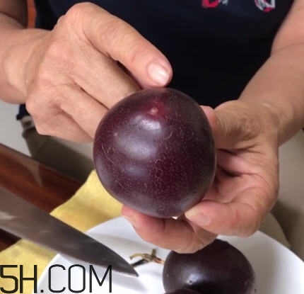 百香果切開(kāi)后怎么保存？百香果切開(kāi)后能放多長(zhǎng)時(shí)間呢？