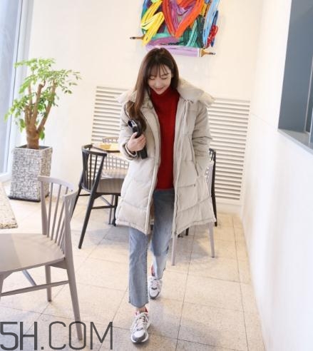 米色羽絨服怎么搭配？米色羽絨服搭配圖片