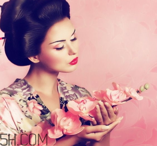 手大拇指下面肌肉疼是怎么回事？拇指下面肌肉疼怎么辦？