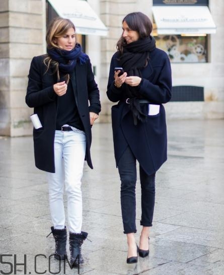 深藍(lán)色大衣配什么顏色圍巾？深藍(lán)色大衣搭配圍巾圖片