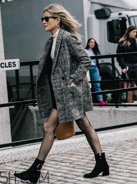 灰色格子大衣怎么搭配？灰色格子大衣搭配圖片