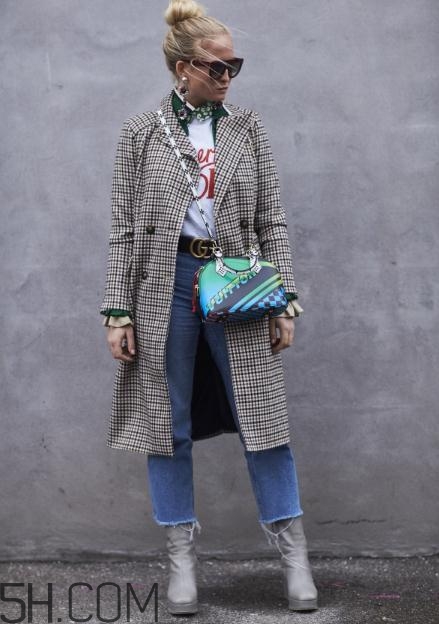 棕色格子大衣怎么搭配？棕色格子大衣搭配圖片