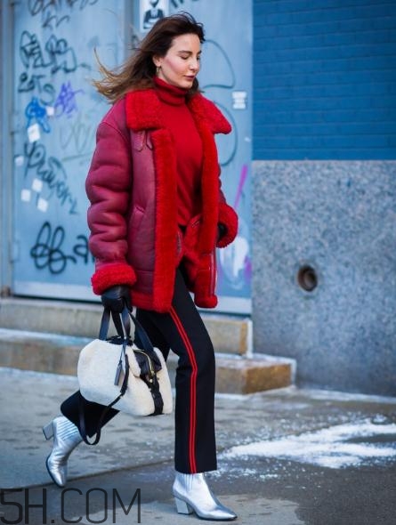 冬天運(yùn)動(dòng)褲配什么鞋子？冬天穿運(yùn)動(dòng)褲怎樣搭配鞋子？