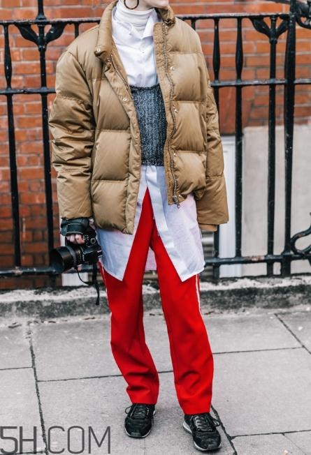 冬天運(yùn)動(dòng)褲配什么鞋子？冬天穿運(yùn)動(dòng)褲怎樣搭配鞋子？