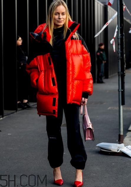 冬天運(yùn)動(dòng)褲配什么鞋子？冬天穿運(yùn)動(dòng)褲怎樣搭配鞋子？