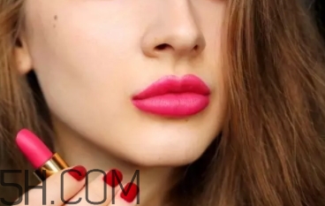 玫紅色口紅適合什么膚色？玫紅色口紅適合黃皮嗎？