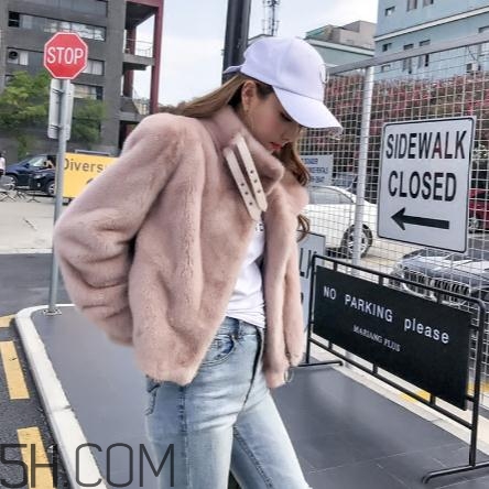 皮草可以噴香水嗎？皮草能放樟腦丸嗎？