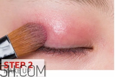 玫紅色口紅配什么眼影？玫紅色口紅眼影顏色搭配