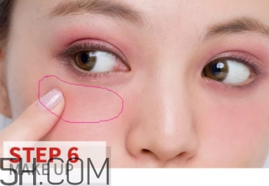 玫紅色口紅配什么眼影？玫紅色口紅眼影顏色搭配