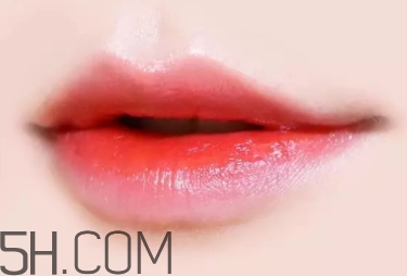 橘紅色口紅適合什么膚色？橘紅色口紅適合黃皮膚嗎？