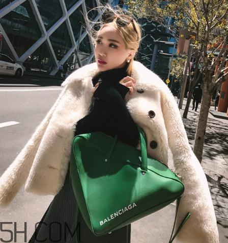 皮草粘了糖怎么處理？皮草粘了膠怎么清洗？