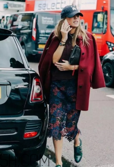 勃艮第紅怎么搭配？勃艮第色搭配什么顏色好看？