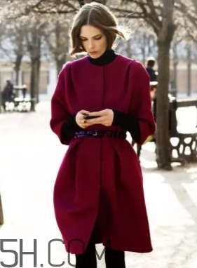 勃艮第紅怎么搭配？勃艮第色搭配什么顏色好看？