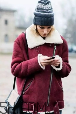 勃艮第紅怎么搭配？勃艮第色搭配什么顏色好看？