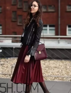 勃艮第紅怎么搭配？勃艮第色搭配什么顏色好看？