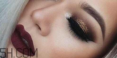 勃艮第紅口紅是什么顏色？勃艮第酒紅口紅試色