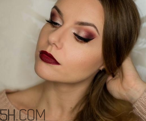 勃艮第紅口紅是什么顏色？勃艮第酒紅口紅試色