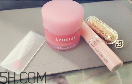 經(jīng)常用唇膜對唇好嗎？唇膜為什么不能當(dāng)唇膏用？