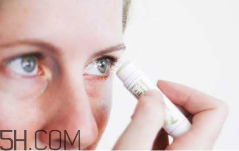 唇膜可以當潤唇膏用嗎？唇膜跟唇膏的區(qū)別