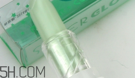 過期的唇膏有什么用？只涂了潤唇膏需要卸嗎？