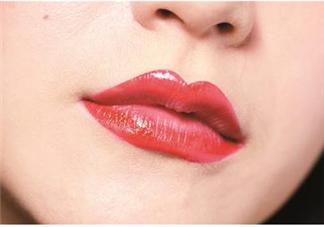 反咬唇妝是什么樣的？染唇妝和咬唇妝的區(qū)別