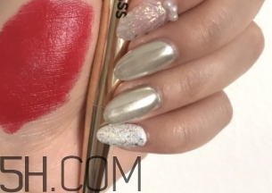 西瓜紅口紅是什么顏色？西瓜紅口紅試色