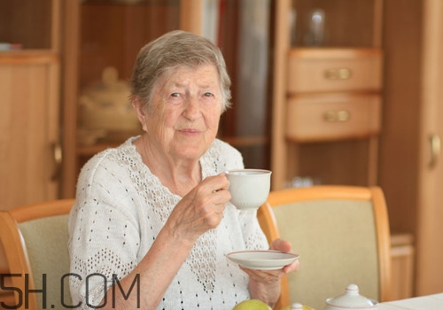 老年人可以喝咖啡嗎？老年人喝咖啡好嗎？