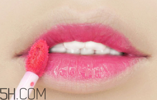 什么是咬唇妝？咬唇妝要用什么化妝品？