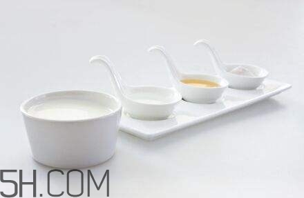 牛奶護(hù)膚有什么竅門？牛奶護(hù)膚的竅門有哪些？