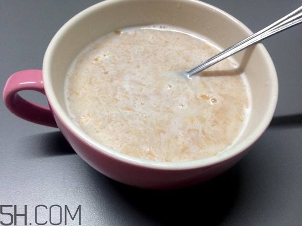 牛奶護(hù)膚有什么竅門？牛奶護(hù)膚的竅門有哪些？