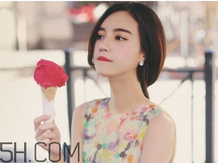 秋冬適合涂什么顏色的口紅？怎么涂口紅持久不掉色？