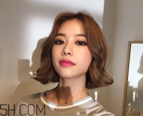 什么顏色的口紅最自然？如何根據(jù)皮膚顏色選擇適合自己的口紅