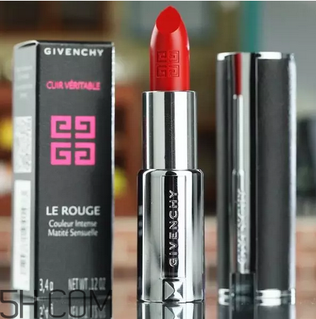 涂口紅前用bb打底可以嗎？最近比較火的口紅品牌有哪些？