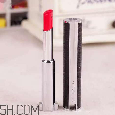 涂口紅前用bb打底可以嗎？最近比較火的口紅品牌有哪些？