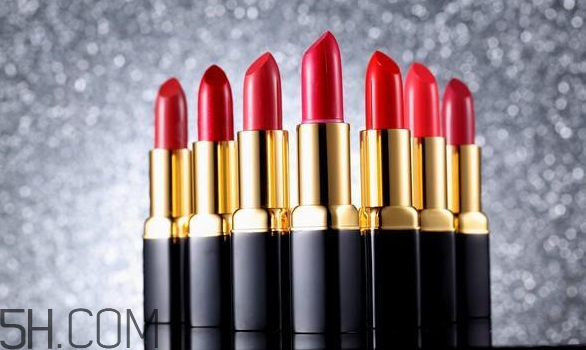 紅唇妝適合怎樣的人？嘴巴大涂口紅的注意事項(xiàng)