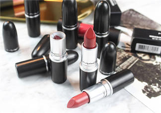 怎么正確擦口紅？如何改善嘴唇干燥脫皮？