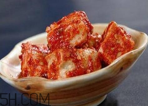 豆腐乳有點(diǎn)臭怎么回事 豆腐乳發(fā)臭還能吃嗎 豆腐乳有點(diǎn)臭怎么回事 豆腐乳發(fā)臭還能吃嗎