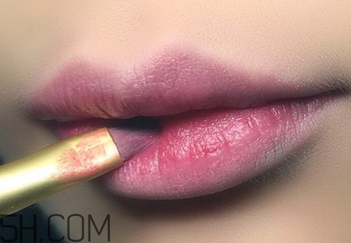 口紅到底應(yīng)該怎么涂？吻唇妝具體畫法