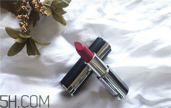 秋冬適合涂什么顏色的口紅？怎么涂口紅持久不掉色？