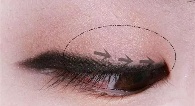 腫眼泡內(nèi)雙怎樣畫(huà)眼妝 內(nèi)雙腫眼泡拯救大法