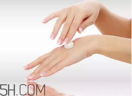 什么時(shí)候涂護(hù)手霜好？晚上怎么用護(hù)手霜好？